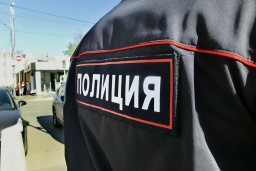 Разбойник с пистолетом навестил салон связи в Кудрово